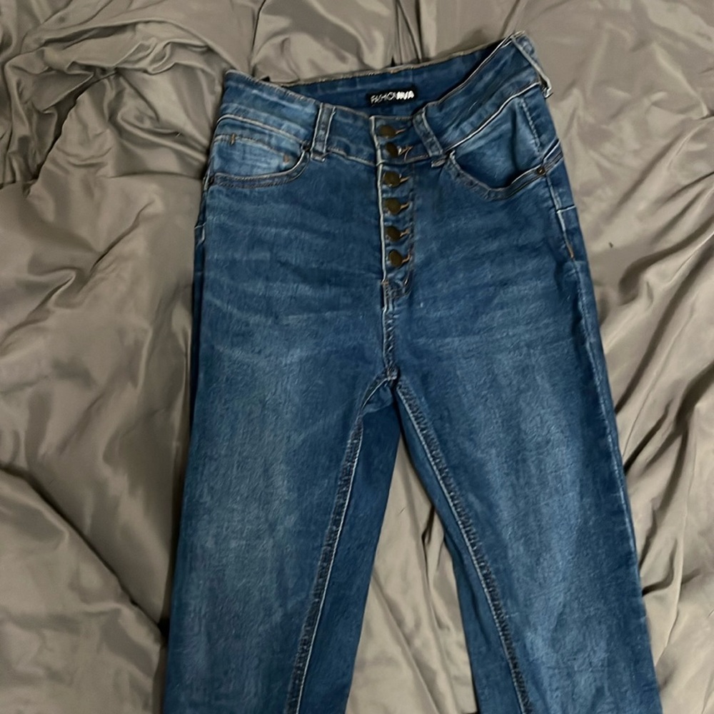 High waisted jeans
